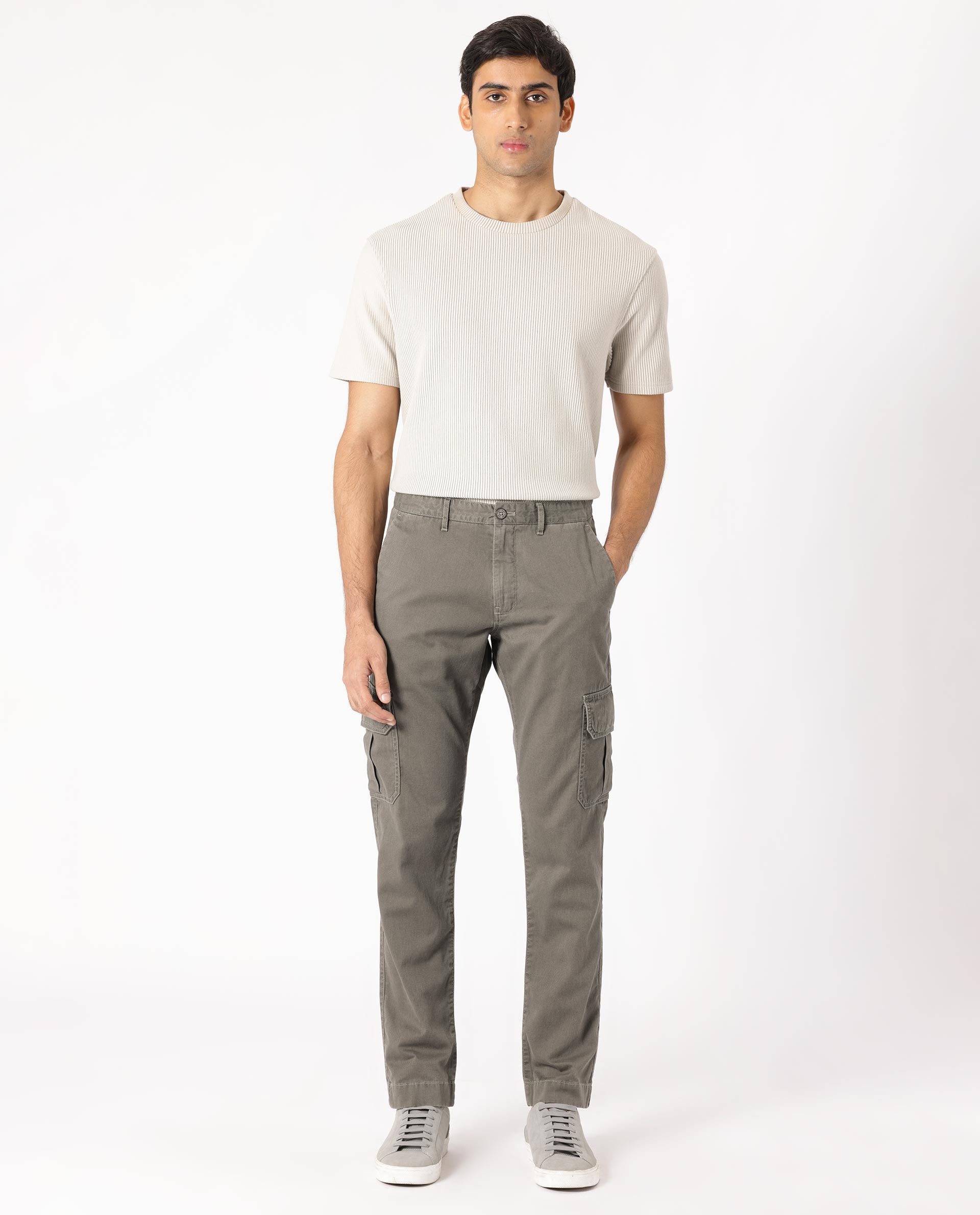 Relaxed Fit Cargo trousers - Dark khaki green - Men | H&M IN